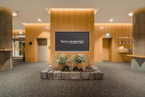 Отель Heyy Seogwipo Hotel  Согвипхо